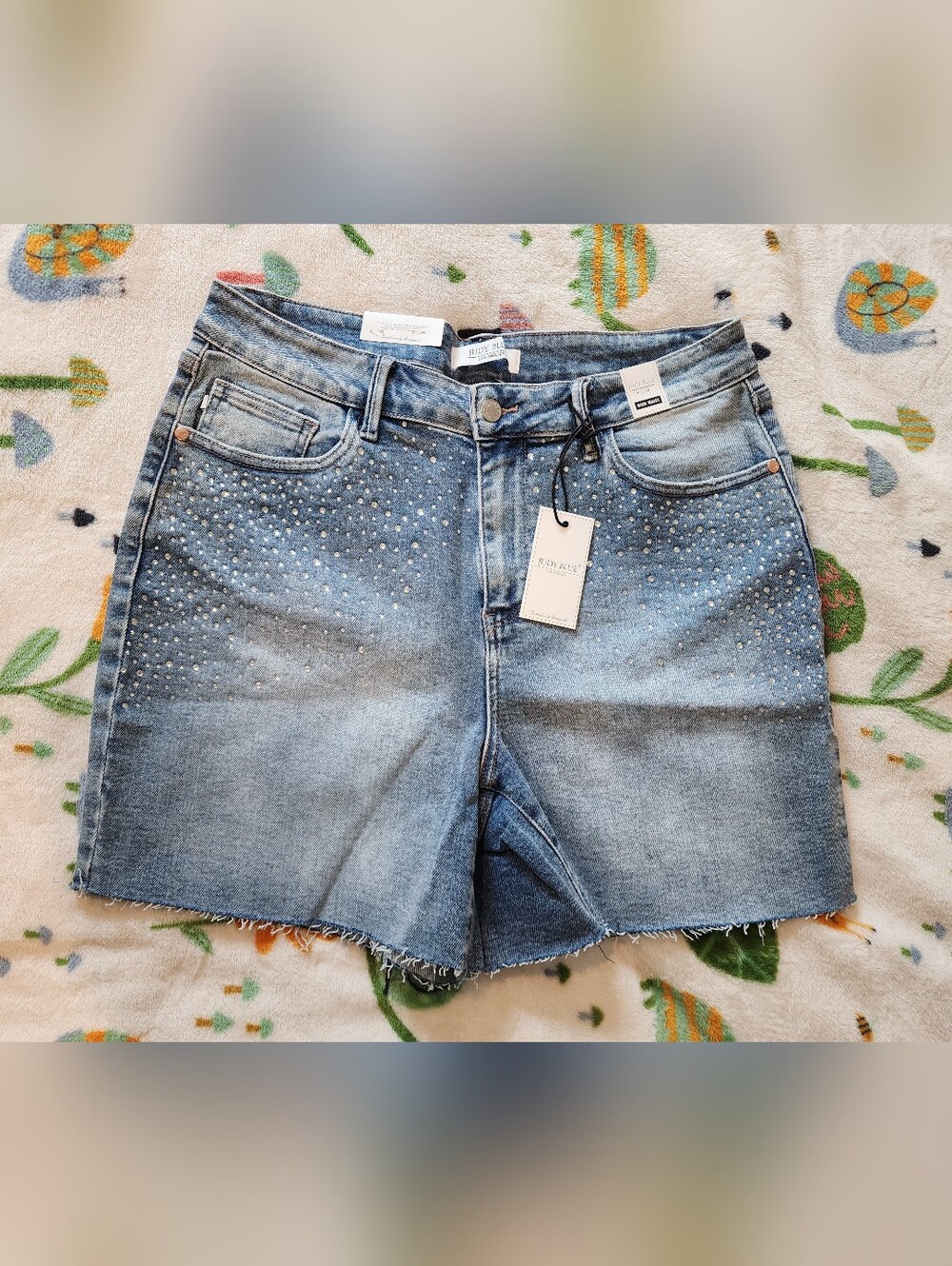 NWT! Judy Blue Studded Light Blue Denim Shorts Size 1x. So Cute!!